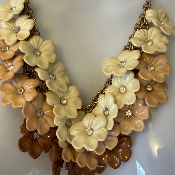 Vintage costume,flower Bud necklace with rhinestones, brown /beige tones. - Picture 3 of 4